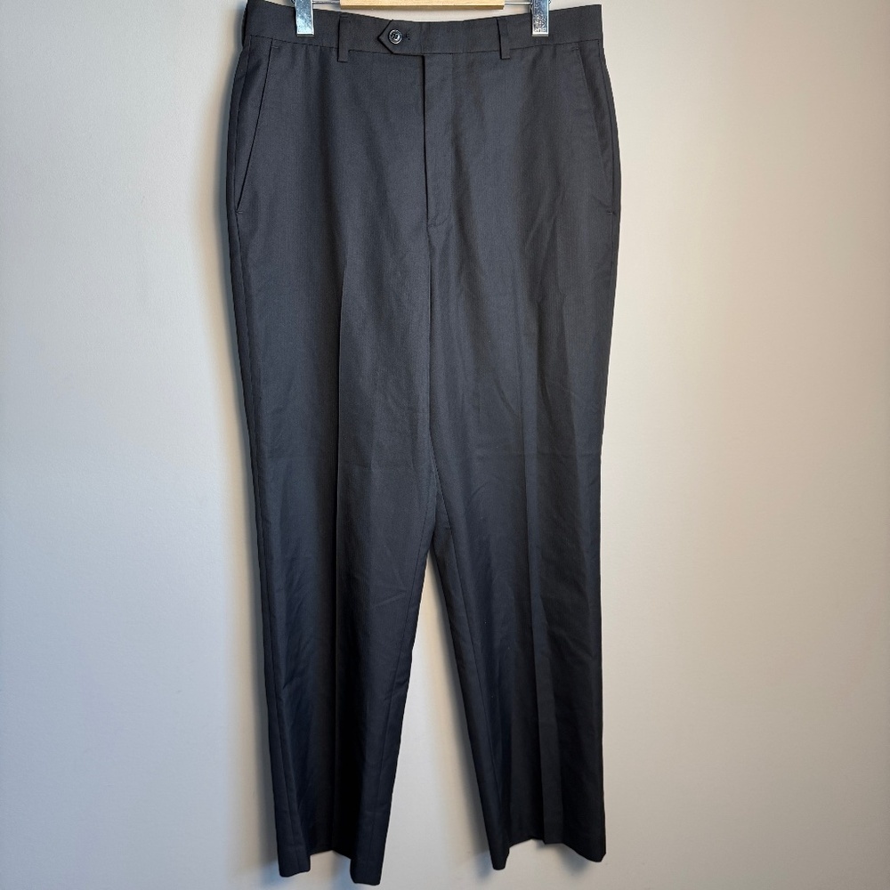 Haggar Men's Chino Casual Dress Pant Black Size Tag: 32x32‎ Flat Front Trouser